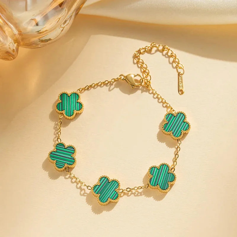 The stainless steel double-sided bracelet with five-leaf petals and gold-plated clovers is the best family gift for mothers, lad