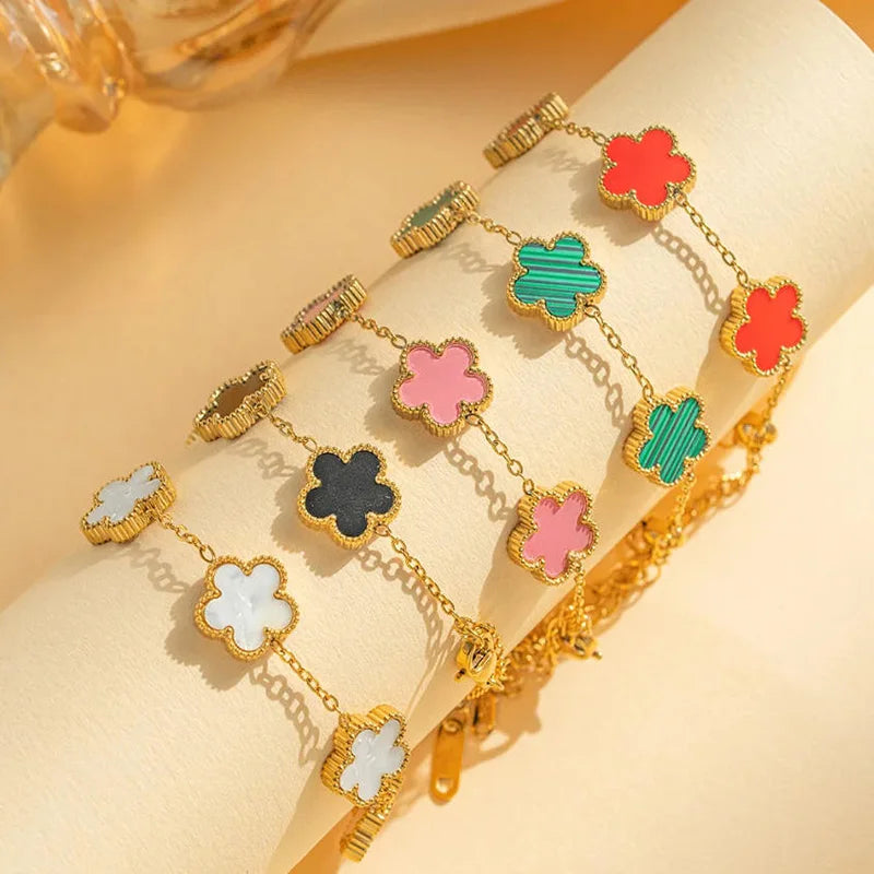 The stainless steel double-sided bracelet with five-leaf petals and gold-plated clovers is the best family gift for mothers, lad