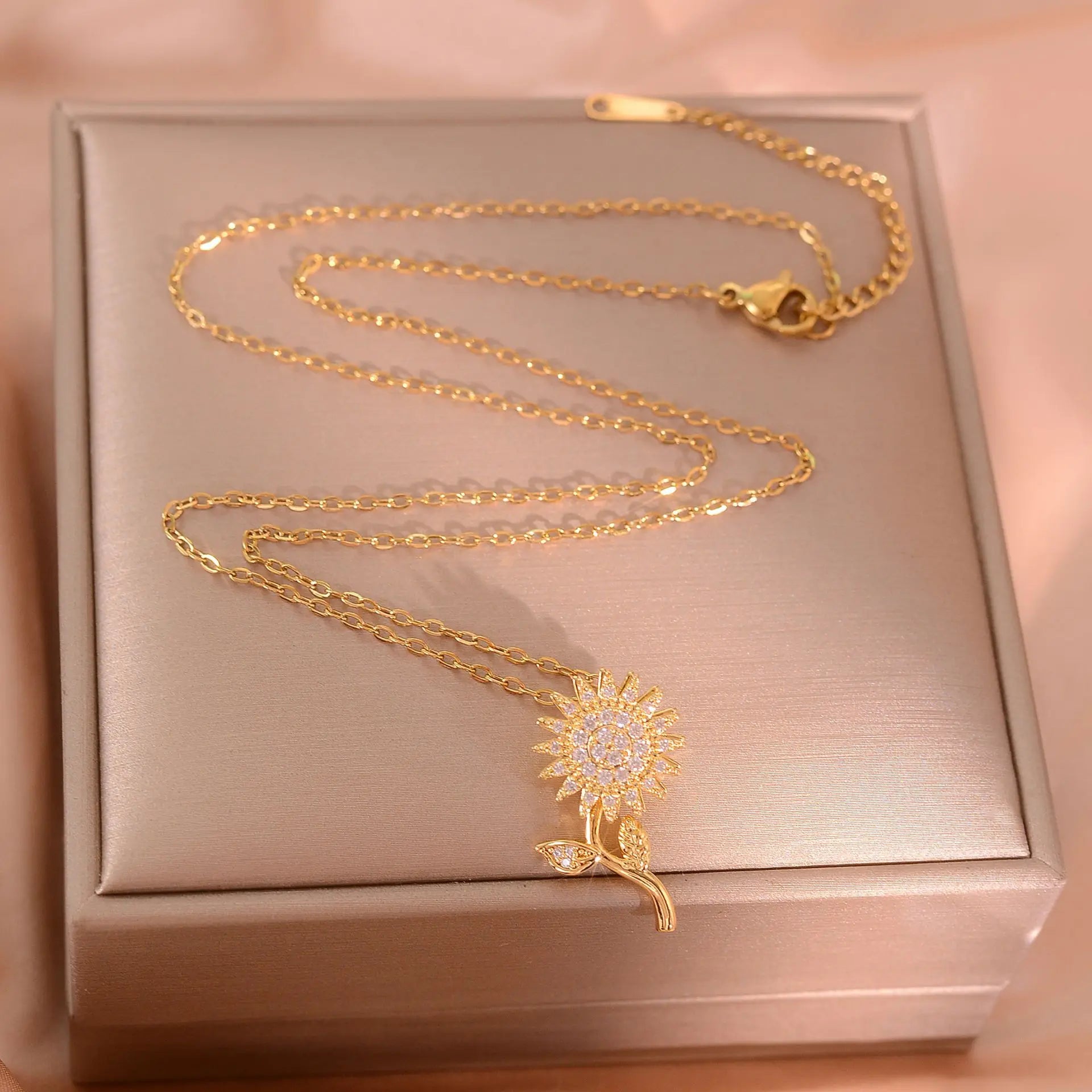 Trendy Rotation Spin Sunflower Stainless Steel Zircon Necklaces For Women Metal Crystal Necklace Party Birthday Gifts Jewelry