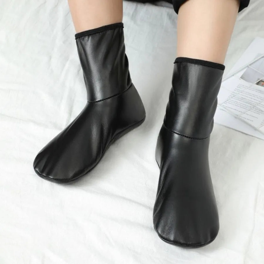 1 Pair of Medium Tube Thick Warm Socks for Men and Women, High Tube Indoor Leather Socks, Waterproof Floor Socks
