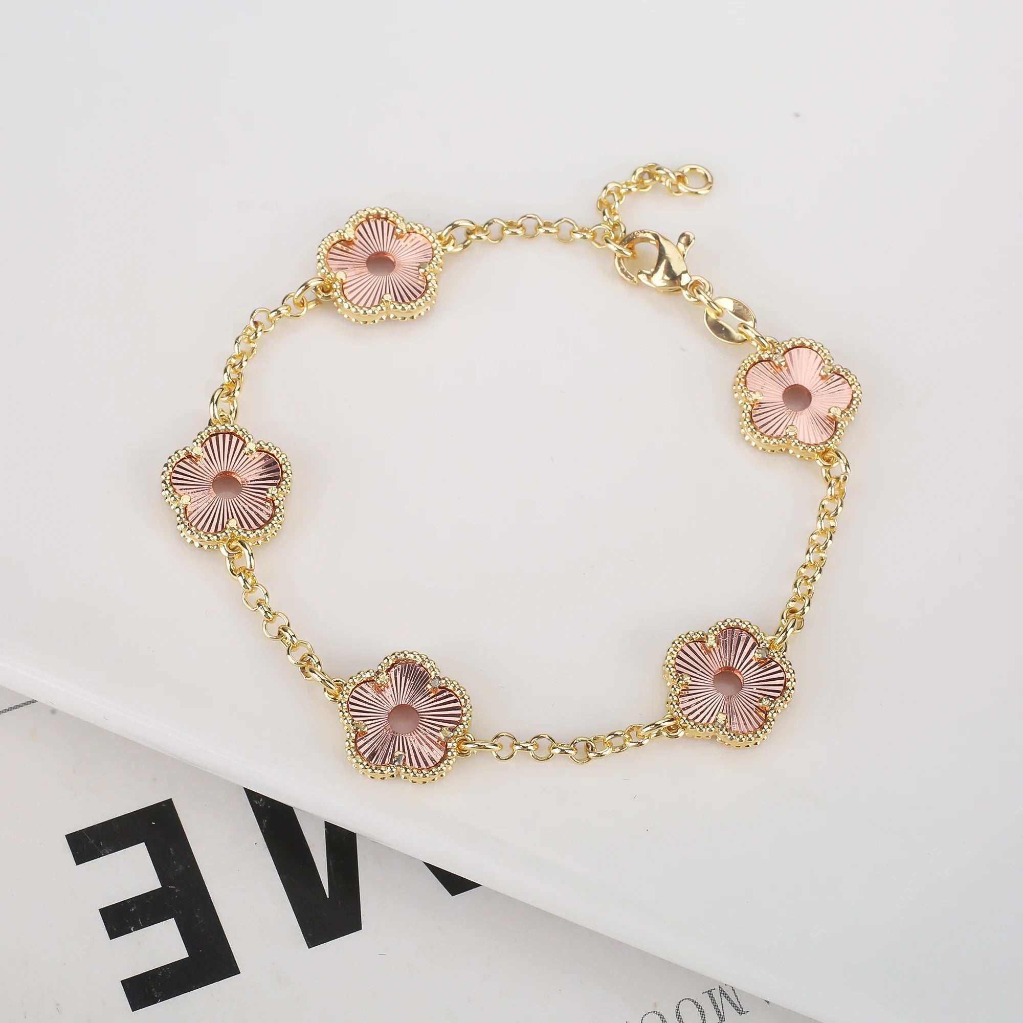Hollow Metal Double sided Hollow Jewelry Set Sparkling Hot Selling Plum Blossom Jewelry Set Creative New Design For Women Clover