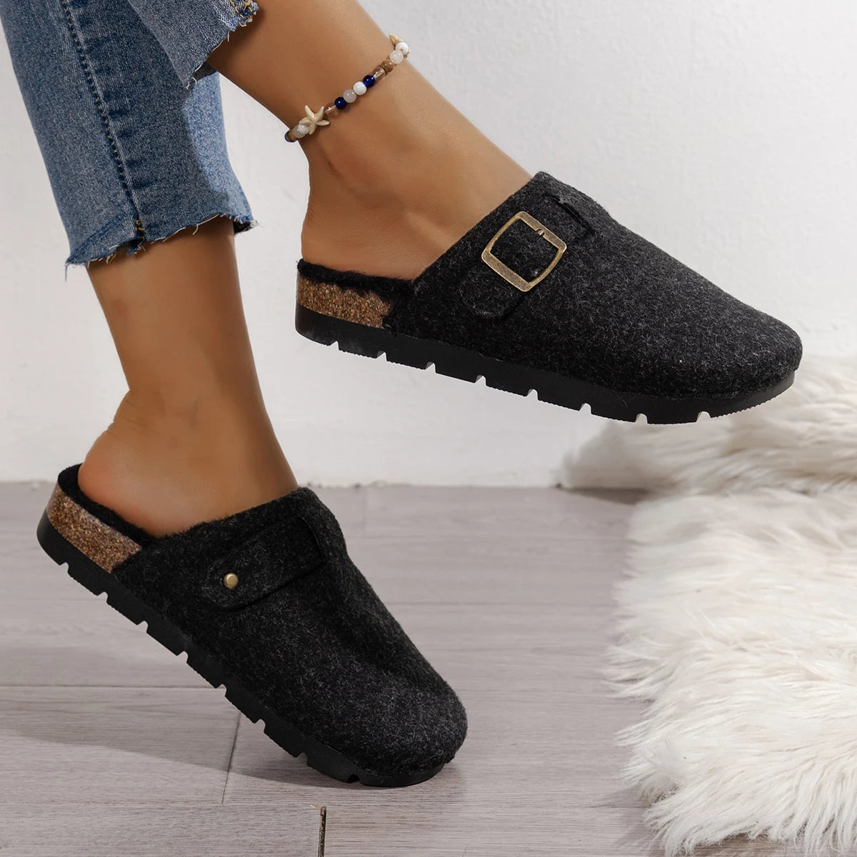 Women's Winter Casual Soft Comfortable Warm Anti-Slip Slip-On Plush Slippers Covered Toe Home Slippers